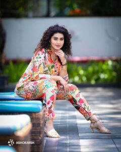Sneha Instagram - We are all in the same game, just at different levels.

@geetuhautecouture 
@geetunaidu03 
@ashokarsh 
@vijiknr 
@vyshalisundaram_hairstylist 
@crowneplazachn 

#mylifemyway #juslove #sisterlove❤️ #chillvibes #coordset #designerwear #fashion #summerwear