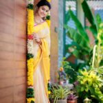 Sneha Instagram – இனிய தமிழ் புத்தாண்டு வாழ்துக்கள்!!

Blouse  @geetuhautecouture 
  @geetunaidu03 
Photography @ashokarsh 
Saree  @pichakamweaves

#tamilnewyear #familylove #sareelove #memories #love