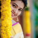 Sneha Instagram - இனிய தமிழ் புத்தாண்டு வாழ்துக்கள்!! Blouse @geetuhautecouture @geetunaidu03 Photography @ashokarsh Saree @pichakamweaves #tamilnewyear #familylove #sareelove #memories #love