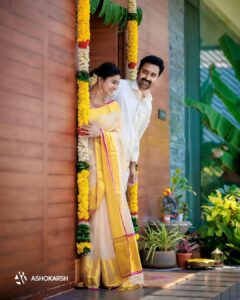 Sneha Instagram - இனிய தமிழ் புத்தாண்டு வாழ்துக்கள்!!

Blouse  @geetuhautecouture 
  @geetunaidu03 
Photography @ashokarsh 
Saree  @pichakamweaves

#tamilnewyear #familylove #sareelove #memories #love