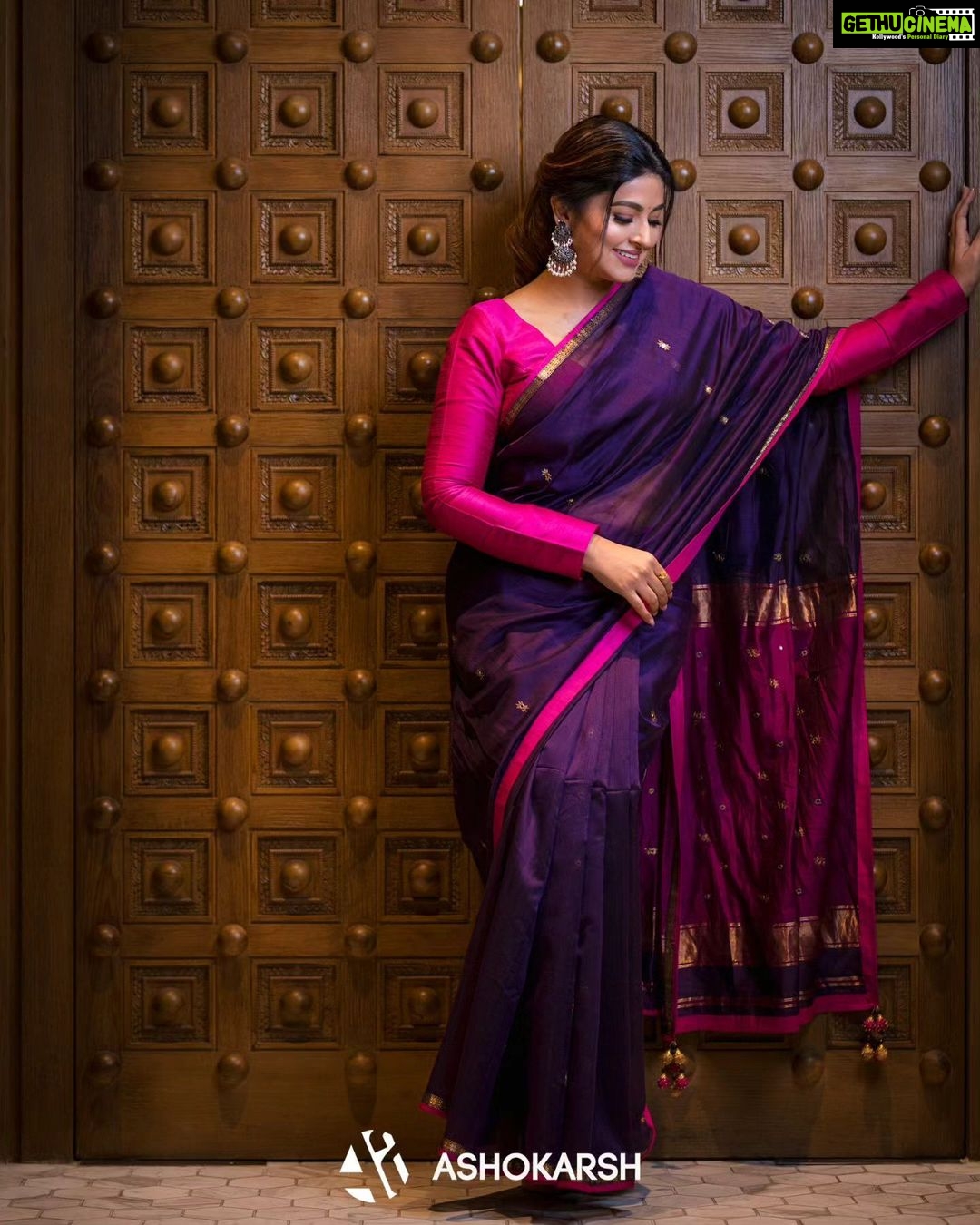 Actress Sneha gorgeous look in beautiful saree pics
