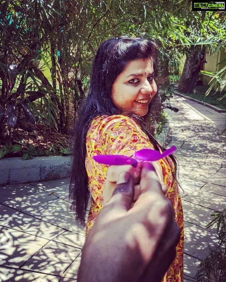 Sneha Sreekumar Instagram - ❤❤ @amrezyresort #love #happylife #wayanad #mandothari #marimayam #malayalamtelevision #chakkapazham