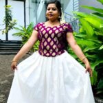 Sneha Sreekumar Instagram - Onam vibes🌹 Mua @ratheeshnemom Hair & 📷 @blakeeys_makeover #onamspl🌸 #onamvibes #reelsinstagram😍 #reelsinsta #reelsuplode #reelsuploodtime #reelsvideos #marimayam