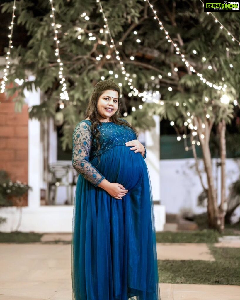 Sneha Sreekumar Instagram - ❤❤ Mua @makeupbyanil Costume @shanz_design #happymoments #pregnancylife #9thmonthpregnancy #marimayam