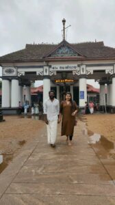 Sneha Sreekumar Instagram - വൈക്കം ശിവക്ഷേത്രം 🙏 👗@srishti_tripunitura #sivatemple #vaikkamtemple #happylife #reelsinstagram😍 #reelsuploaded #reelsinstagram #reelsinsta #reelsupload #reelsviral #reelsvideo #reelsindia