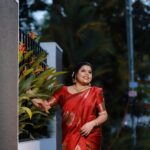 Sneha Sreekumar Instagram - 😍😍 Mua @makeupbyanil @anila.to.aspire 📷 @diamond_wedding_photography Saree @dress_dynamic #sareelove #mandothari #marimayam #actress