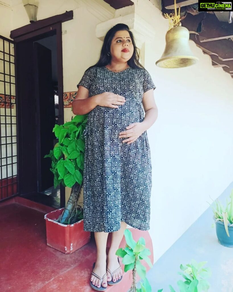 Sneha Sreekumar Instagram - 🤩🤩🤩 Thank u @paraiso_comfortwears for this maternity wear..