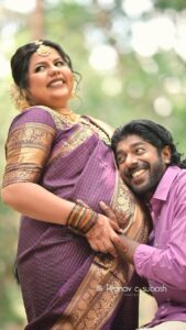 Sneha Sreekumar Instagram - കുഞ്ഞു കുരുന്നിനെ താലോലിക്കാൻ ചന്ദന ചാമരം വീശും ആലില മഞ്ചലൊരുക്കി കാത്തിരിക്കും നിമിഷം... @sreekumarsneha @s.psreekumar 🎥 @pranavcsubash_photography 🖥️ @abhishek.g_a Assist - @abhijith_c_udhayavikraman @surabhi_lakshmi @annaspeeks @veenanair143 #rgzreels #reels #reelitfeelit #réel #reelsinstagram #reelkarofeelkaro #reelsvideo #reelsvideo #reelit #reelitfeelit❤️❤️ #reelindia #reelcouple #reelkrofeelkro #trend #trending #ᴛʀᴇɴᴅɪɴɢʀᴇᴇʟs #valaikappu #valakkappu #tamil Kochi, India