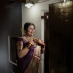 Sneha Sreekumar Instagram - valaikappu ceremony @sreekumarsneha & @s.psreekumar Makeup :- @amal_ajithkumar Stylist :- @sabarinathk_ Saree :- @kanchivaram.in Photography :- @nithin_c_nandakumar @wedlock__stories #valaikappu #valaikappuceremony #actress #babyshower #wedlockstories #saree OG's Tharavadu