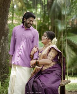 Sneha Sreekumar Instagram - valaikappu ceremony

@sreekumarsneha & @s.psreekumar 

Makeup :- @amal_ajithkumar 
Stylist :- @sabarinathk_ 
Saree :- @kanchivaram.in 
Photography :- @nithin_c_nandakumar 
  @wedlock__stories 

#valaikappu #valaikappuceremony #actress #babyshower #wedlockstories #saree
