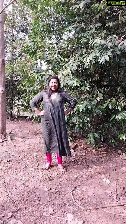 Sneha Sreekumar Instagram - Chumma🤣🤣 #reelsinstagram #reelsvideo❤️ #reelaupload #reelsofinstagram #marimayam #marimayamteam #zeekeralam #mazhavilmanorama #pregnancylife #7monthspregnant #shooting