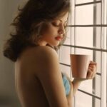 Sneha Ullal Instagram - Throwback thoughts Do you remember this moment when you dragged me from my bed just coz you saw good light seeping through the window? @sarat.shetty let’s bring those moments back. #snehaullal