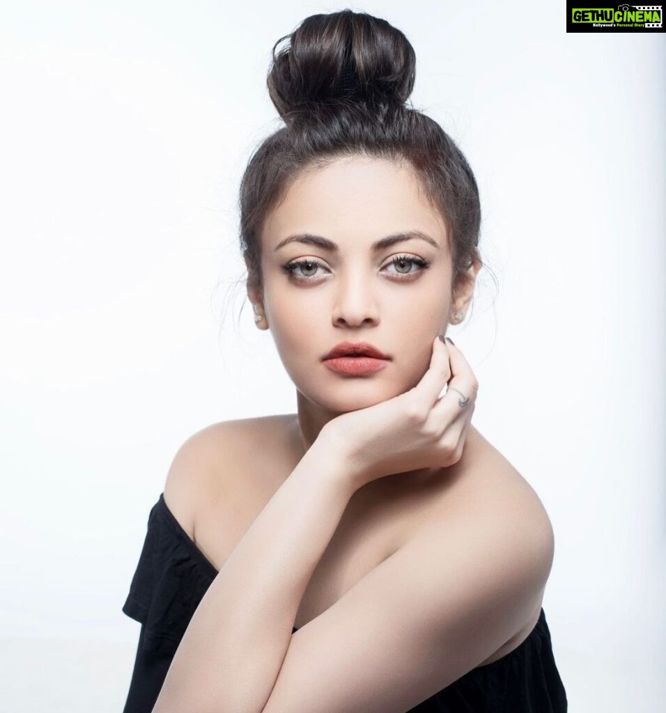 Sneha Ullal Instagram - The future of photoshoots and a lot more related to the entertainment field will be curated , created & controlled by artificial intelligence.What might happen to HumanTalent & Skill is a big RED FLAG in my opinion .Be prepared #snehaullal #keepitreal Mumbai, Maharashtra
