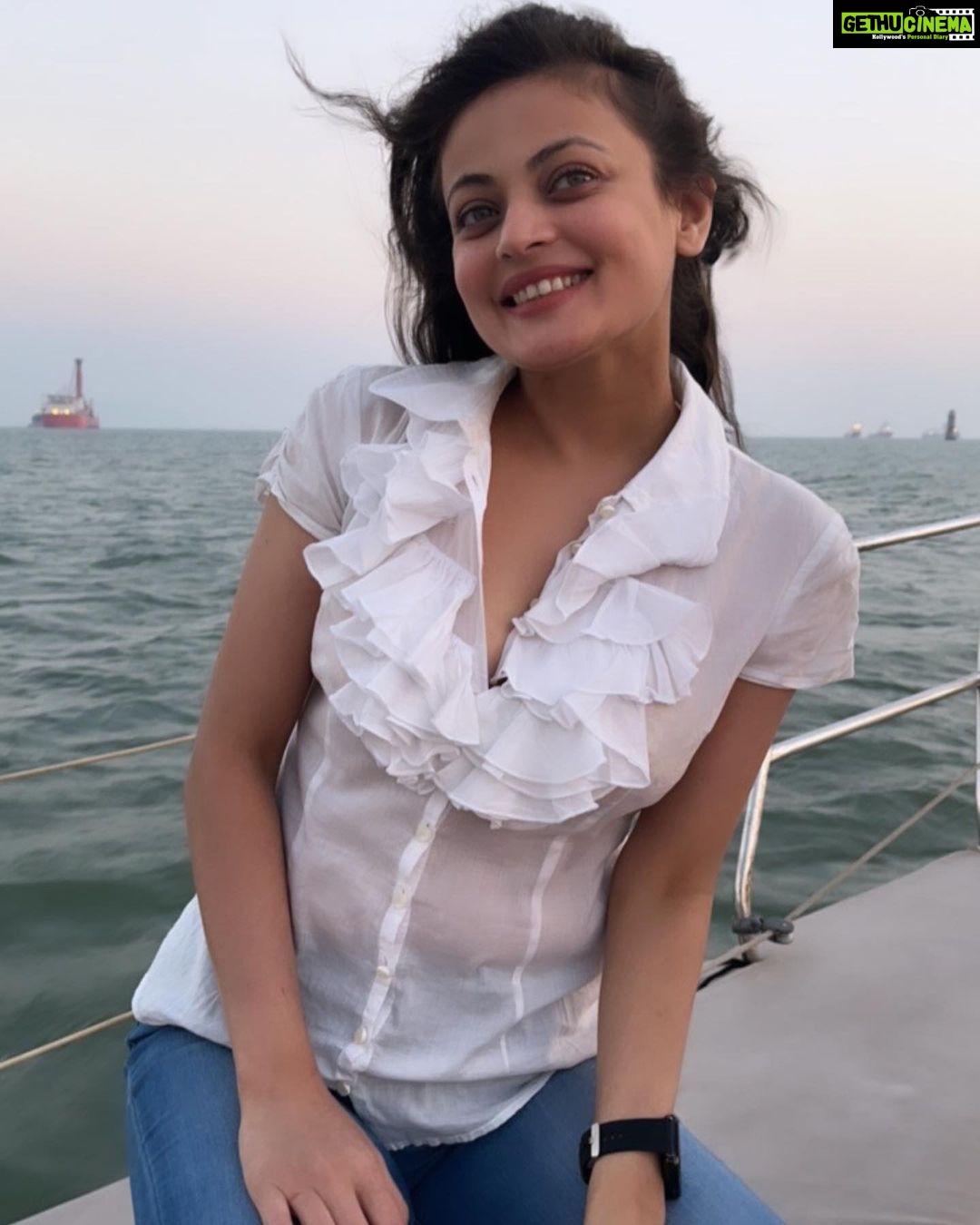 Sneha Ullal Instagram - 🌊 🛥️ 🌠🌌 #sailinglife #mumbai #thingstodo #booknow #snehaullal @india_boats Gateway of India ,Mumbai