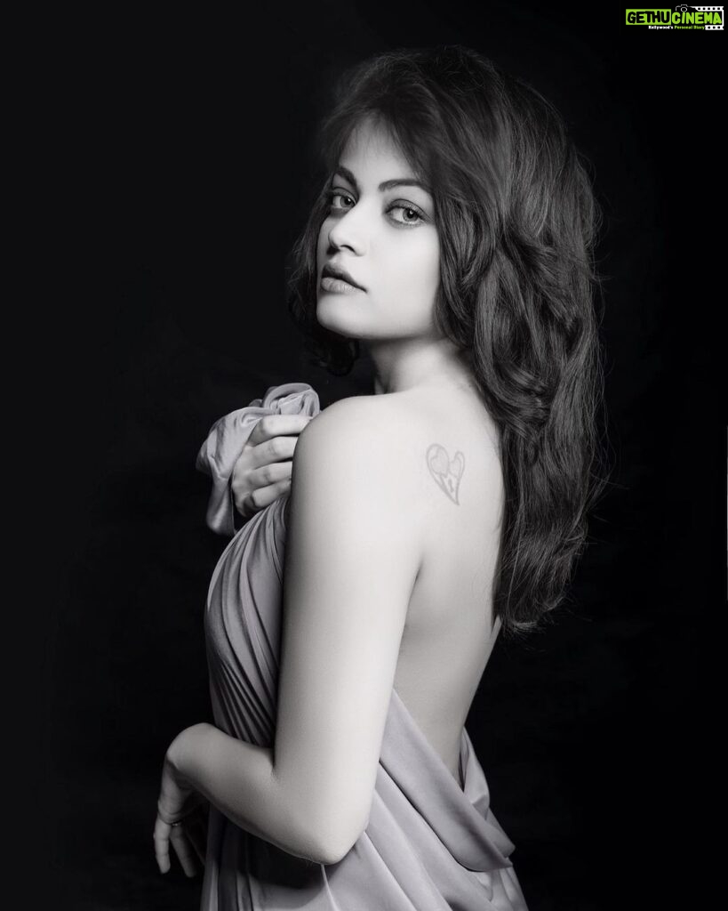 Sneha Ullal Instagram - If you were wrong yesterday,take a moment today and make it right tomorrow. #snehaullal #keepitreal #dothework #dotherightthing #begood Mumbai, Maharashtra
