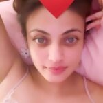 Sneha Ullal Instagram – Bed reels.. #relationshipstatus #snehaullal #keeptitreal #ｓｉｎｇｌｅ Mumbai – मुंबई