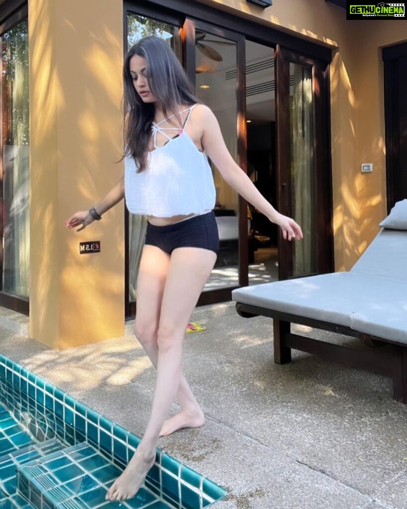 Sneha Ullal Instagram - Another morning waking up to the sound of birds,wind & waves with a plunge pool right next to my bed.My “pool villa” at @movenpickhuahin is just ❤️🌞.#snehaullal #movenpickhuahin #hotels #thailand Mövenpick Asara Resort & Spa Hua Hin