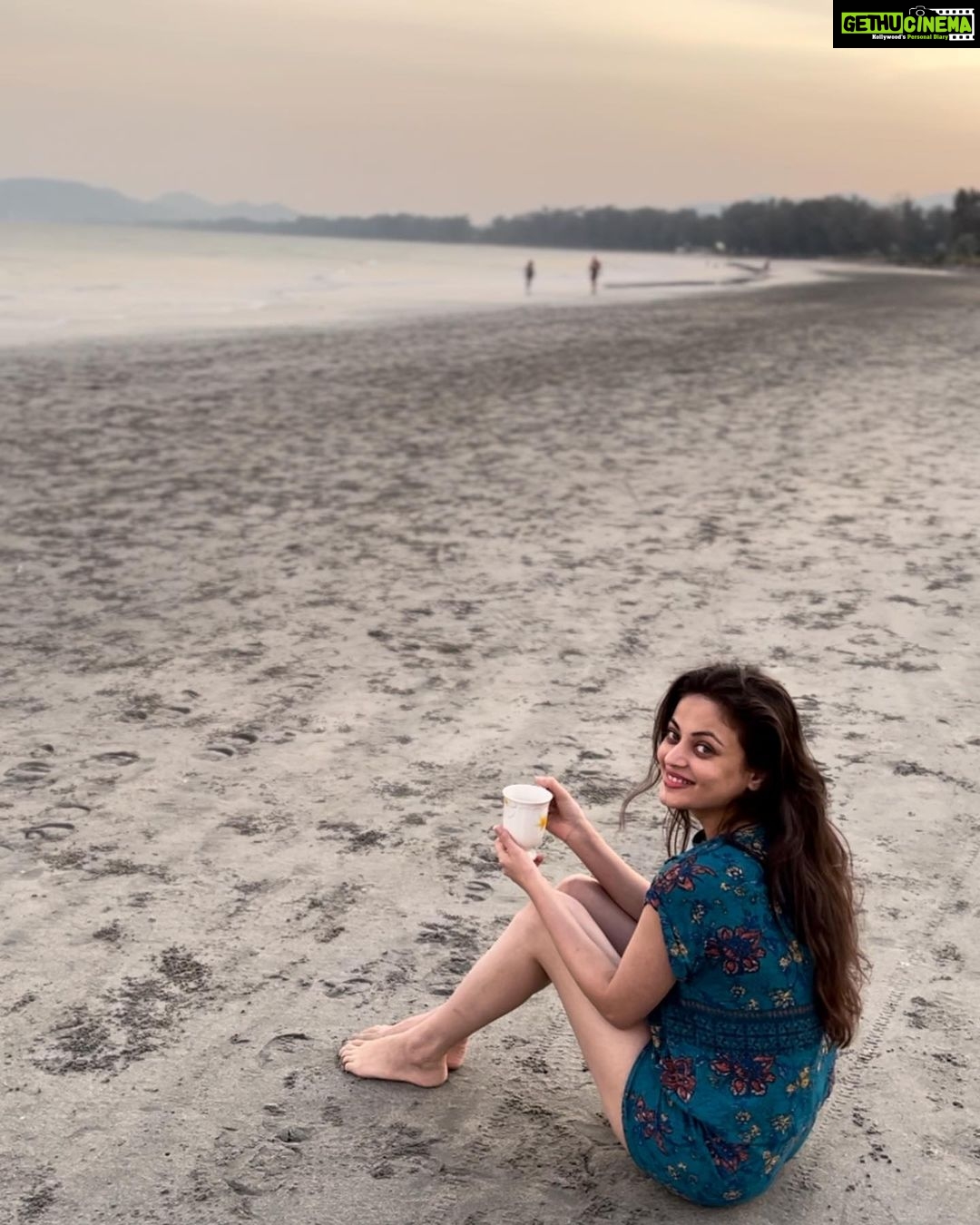Sneha Ullal Instagram - 🌞 🏖️ ☕️ 💚 #snehaullal ครัวบ้านครู & Good Afternoon Teacher Bar