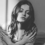 Sneha Ullal Instagram – When you date a “real woman” she will demand these 4 things.You got to be masculine enough to provide it.
1-Loyalty 
2-Communication 
3-Time 
4-Commitment 
#snehaullal #keepitreal #relationshipgoals Mumbai, Maharashtra