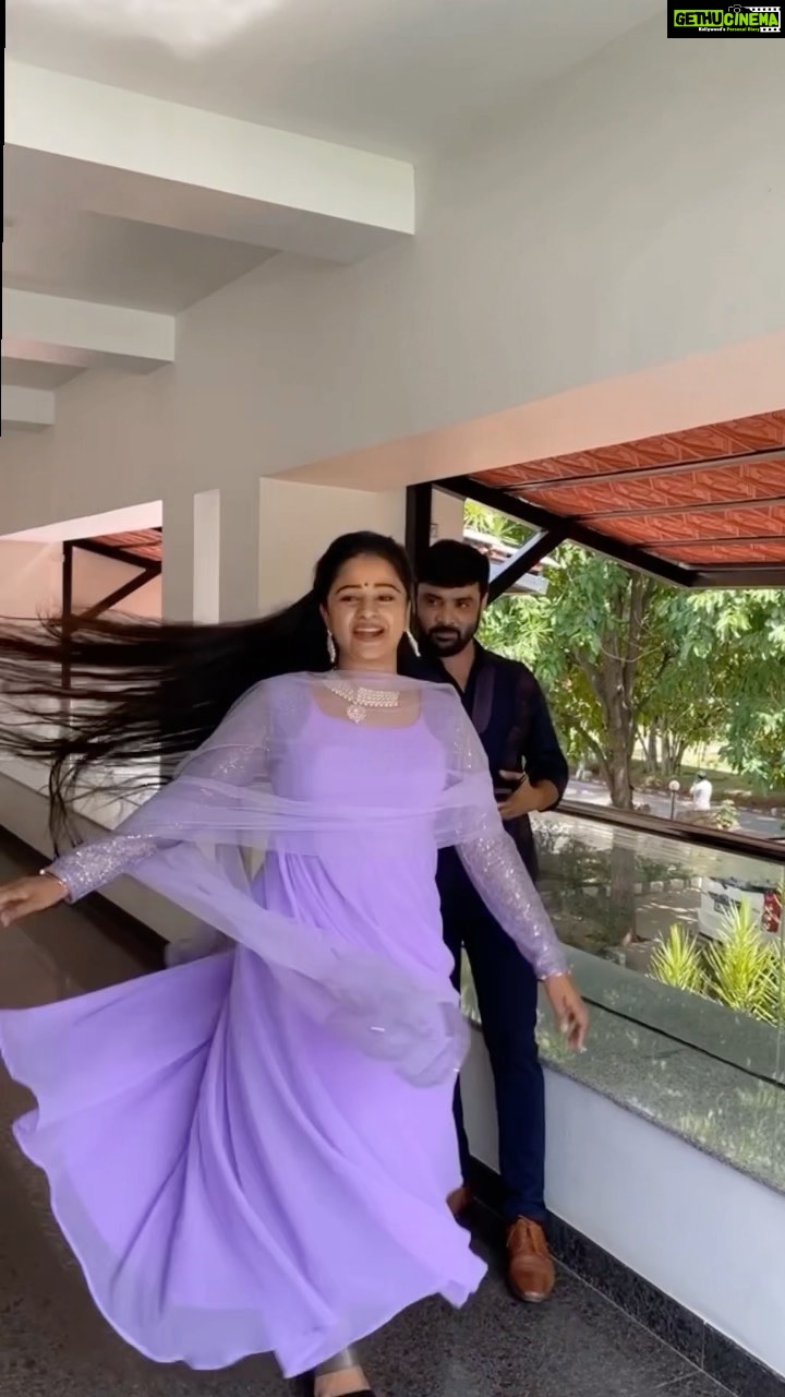 Snehan - 138.9K Likes - 😝Mannichidunga torture pnren ungalalam 🙈
@kavingarsnekan
Kannika coustume @akira_the_couture__ 👗
#love #lovequotes #loveislove #loveyou