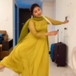 Snehan Instagram - Happy mood 🌸🌿🦋 @kavingarsnekan @akira_the_couture__ 👗 #dhanush #dhanushsongs #dhanushfan #dhanushkraja #thiruchitrambalam #thiruchitrambalammovie #nithyamenon