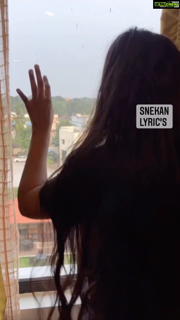 Snehan Instagram - @kavingarsnekan lyric’s 🖋📋 @itsyuvan music 🎶 #Raam movie @ameersultanoffl director 🎬 @saranyaponvannan_ @actor_jeeva_official Nizhalinai nijamum pirindhiduma 📋🖋