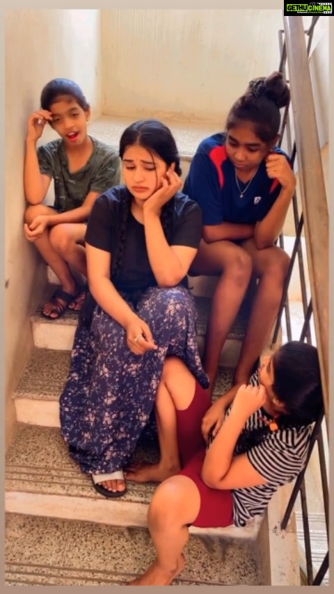 Snehan Instagram - Eppo Na enna pannitenu ipchu ingraru @kavingarsnekan ha ha ha 🤣🤣🤣🤣🤣🤣🤣 love you thangam 😜 Vibin’ with chella kutties🥰🤞🏻💐🌿✌🏻 Panjayathu thalaivinga 🤗🤣 #reels #instagood #instagram #lovetoday #happy #happymood #instareels #babys #loveislove