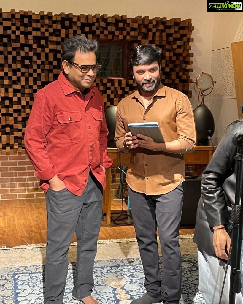 Snehan Instagram - Last night recording time 🎹🎼🤞🏻amazing human being @arrahman sir 🥰 we love you lot and thanks a lot #directorkrishna sir 💐