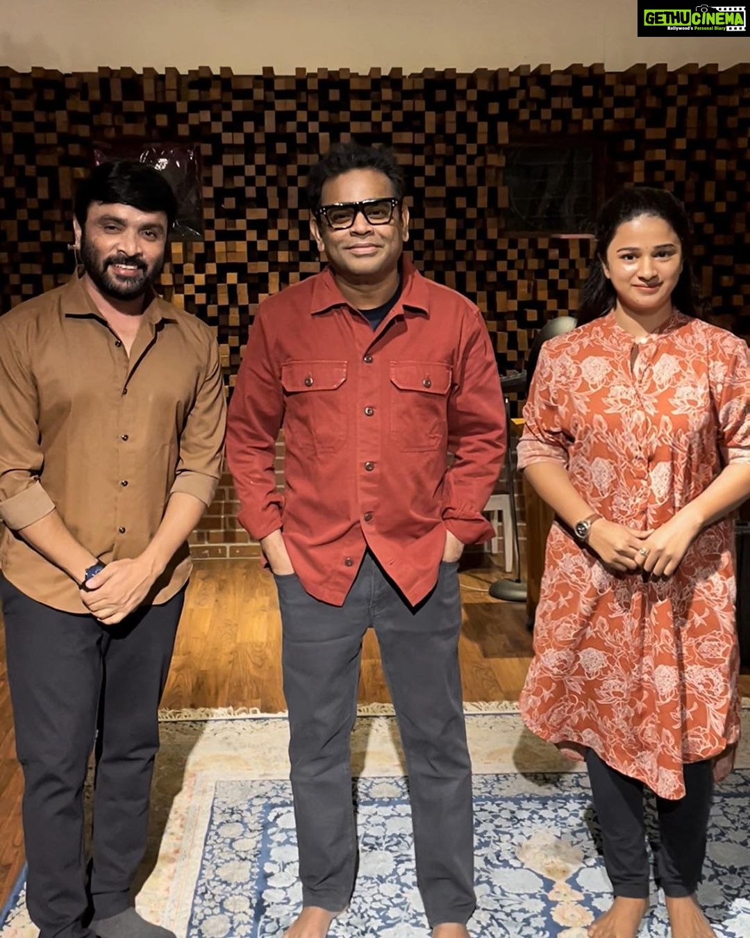 Snehan Instagram - Last night recording time 🎹🎼🤞🏻amazing human being @arrahman sir 🥰 we love you lot and thanks a lot #directorkrishna sir 💐