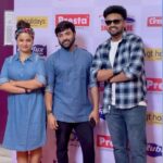 Snehan Instagram – Thala v/s thalapathi 2m mass dhan indha pongal theatre ku deepavalidhan ponga #varisu #thunivu  1st day 1st show @anchor_azhar 
#celebrity shows #cineulagam