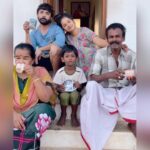 Snehan Instagram – @kavingarsnekan lyrics 🖋 📋 

என்னோட ஒட்டு மொத்த சந்தோஷம் இவங்க தான் !
சினேகன், அவங்க அப்பா சிவ சங்கு,
தமிழ் செல்வி அம்மா, அப்றம் அப்பா , மற்றும் இவங்க எல்லாருடைய சந்தோஷத்தை விரும்பும் நான் கன்னிகா 😋🤗🤞🏻🥰

#family #familyguy #familytime #familygoals #familylove #familyfirst #famiglia