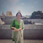 Sobhita Dhulipala Instagram - Beautiful day today at Kanchipuram. Fam jam ♥️ Seen here is the Kanchi Kamakshi Ambal temple and Sri Sankara Matham. Kanchipuram காஞ்சிபுரம்