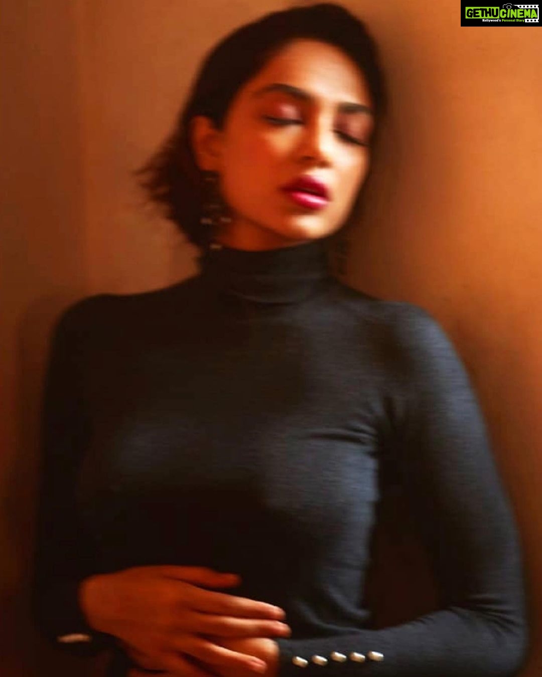 Sobhita Dhulipala Instagram - State of mind 📷 : @mourya
