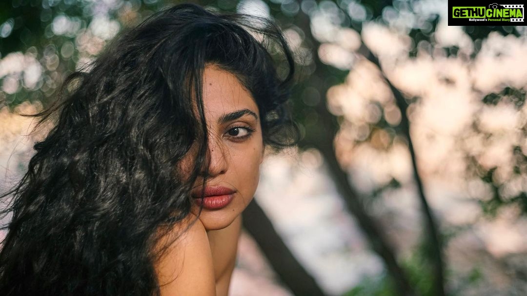 Sobhita Dhulipala Instagram - Chasing squirrels and focusing on not falling off the cliff with @sharonedp lol