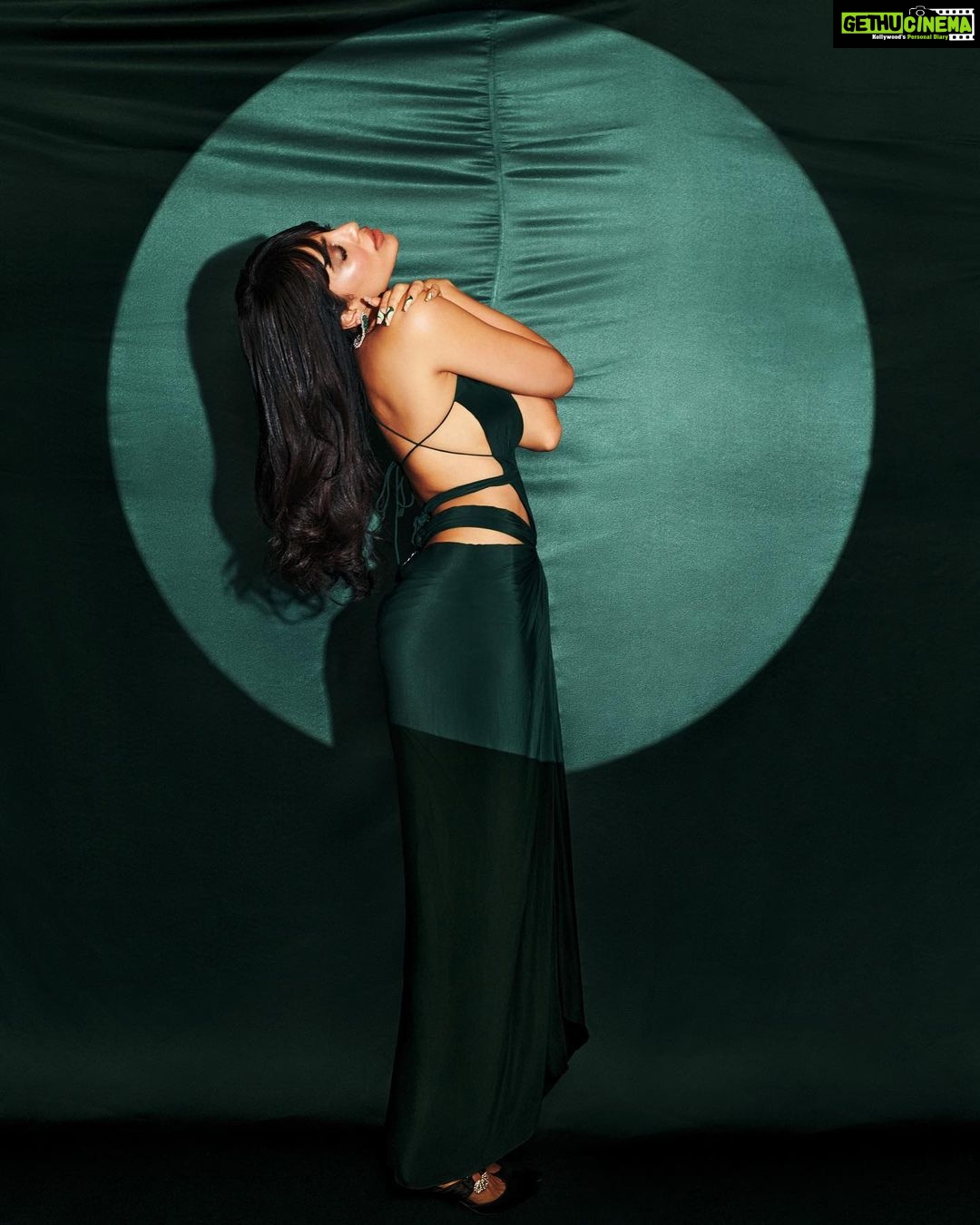 Sobhita Dhulipala Instagram - ✨ ♥️ . . Styling & Concept: @dollaypop Photography: @aviraj Makeup: @nittigoenka Hair: @daksh_hairguru Art direction: @vallarijetly Fashion Assistants: @diiishap @ayushiishahh @indrayani.giri Labels - outfit: @ambikalal jewellery: @mahesh_notandass bag: @handlethosebags nails: @nailsutra shoes: @bootmaker.in headgear: @rubilxn