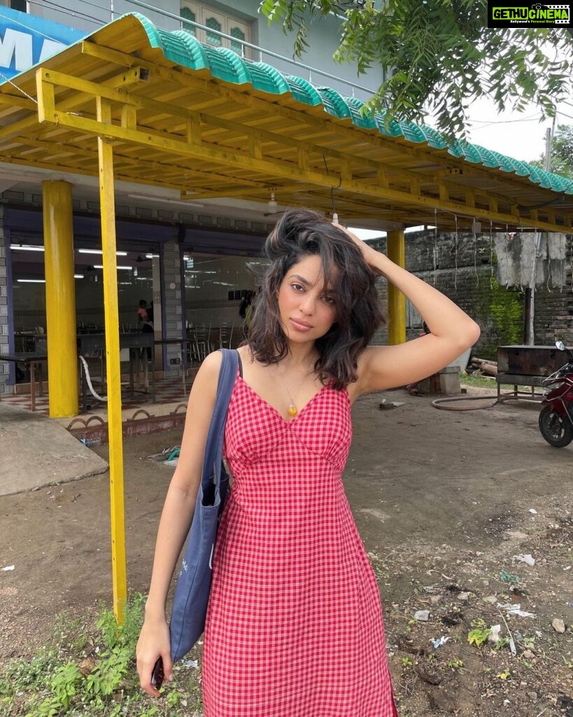 Sobhita Dhulipala Instagram - 🫶🏾 Pondicherry - பாண்டிச்சேரி