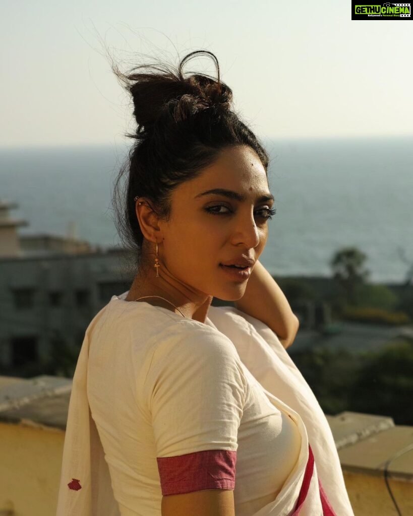 Sobhita Dhulipala Instagram - Indian summer ☀️ Images by @mourya