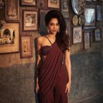 Sobhita Dhulipala Instagram - There is such fun in experimenting and trying new things! 😬 Got to create these retro-glamour inspired looks with the good folks at @lifestyleasiaindia! All outfits by @qbikofficial Styled by @mohitrai Hmu @sonamdoesmakeup @souravv_roy_ Shot gorgeously by @vaishnavpraveen who should get an award for his calm temperament.