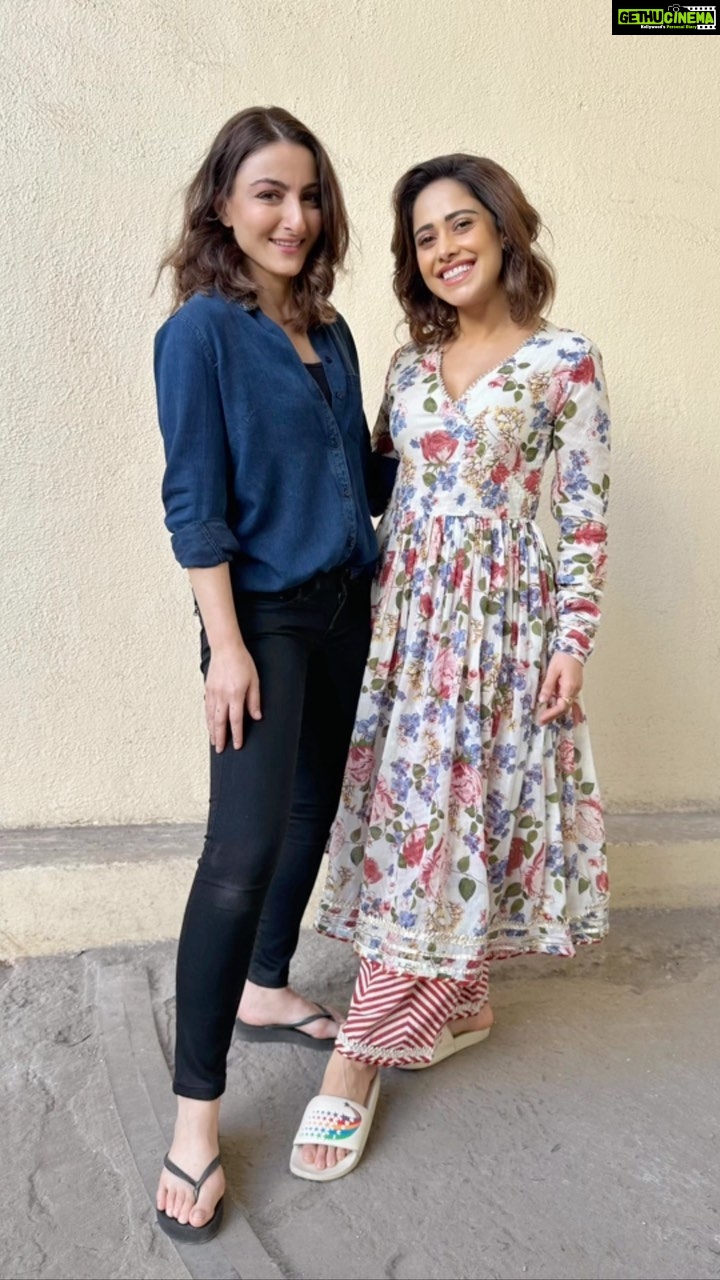 Soha Ali Khan Instagram - 2 chhoriis very happy to wrap chhorii 2 🥳❣️ #chhorii2 #postershoot #doneanddusted @nushrrattbharuccha @furia_vishal @abundantiaent