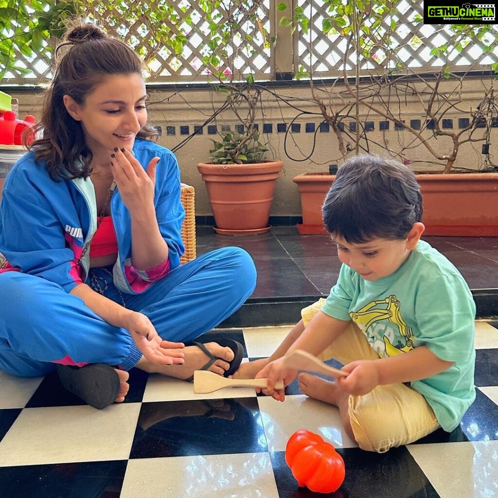 Soha Ali Khan Instagram - Here's to making more great music, having the best chats, eating the yummiest food and chillin' like a villain' - love you Jeh baba. Happy Second Birthday. @kareenakapoorkhan