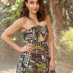 Soha Ali Khan Instagram – Go figure 🤎 outfit- @nikitamhaisalkar
jewellery- @ishhaara 
@minerali_store 

styled by- @kareenparwani