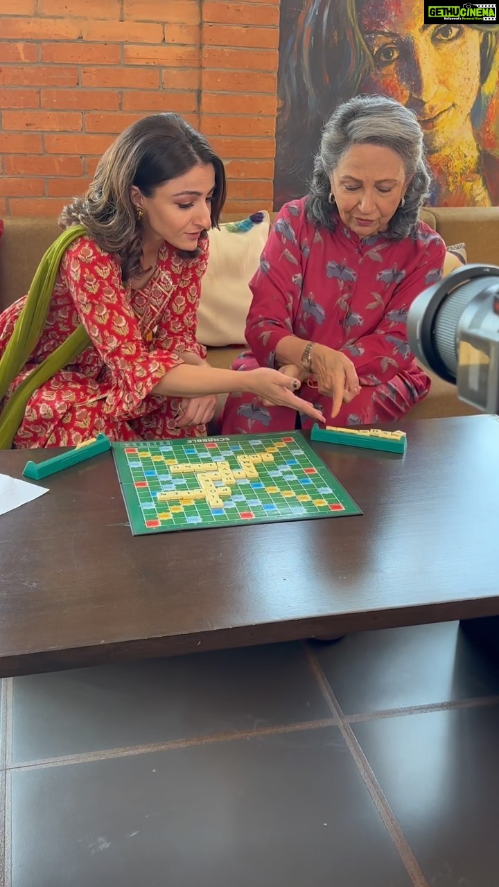 Soha Ali Khan Instagram - Scrabble babble! #sunday