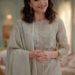 Soha Ali Khan Instagram - Elegance in all its glory, only from @houseofpataudi ✨ Shop the best of ethnic wear with exciting offers and discounts only at the #MyntraEndOfReasonSale From beautifully handcrafted chikankari and summer essentials to classy festive wear with zardozi, gota-work, and ethnic motif detailing, stand out in contemporary ethnic wear from House of Pataudi that balances simplicity and sophistication ♡ #HouseofPataudi #ExperienceHeritage #MyntraEORS #SaveOnFashionSaveFashion #SaveOnFashionWithMyntraEORS #SaifAliKhan #SohaAliKhan India