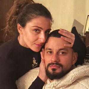 Soha Ali Khan Instagram - Sometimes it's the pictures that don't make the cut that tell the story. These aren't those pictures and so you'll have to figure the story yourselves. #weirdisbeautiful