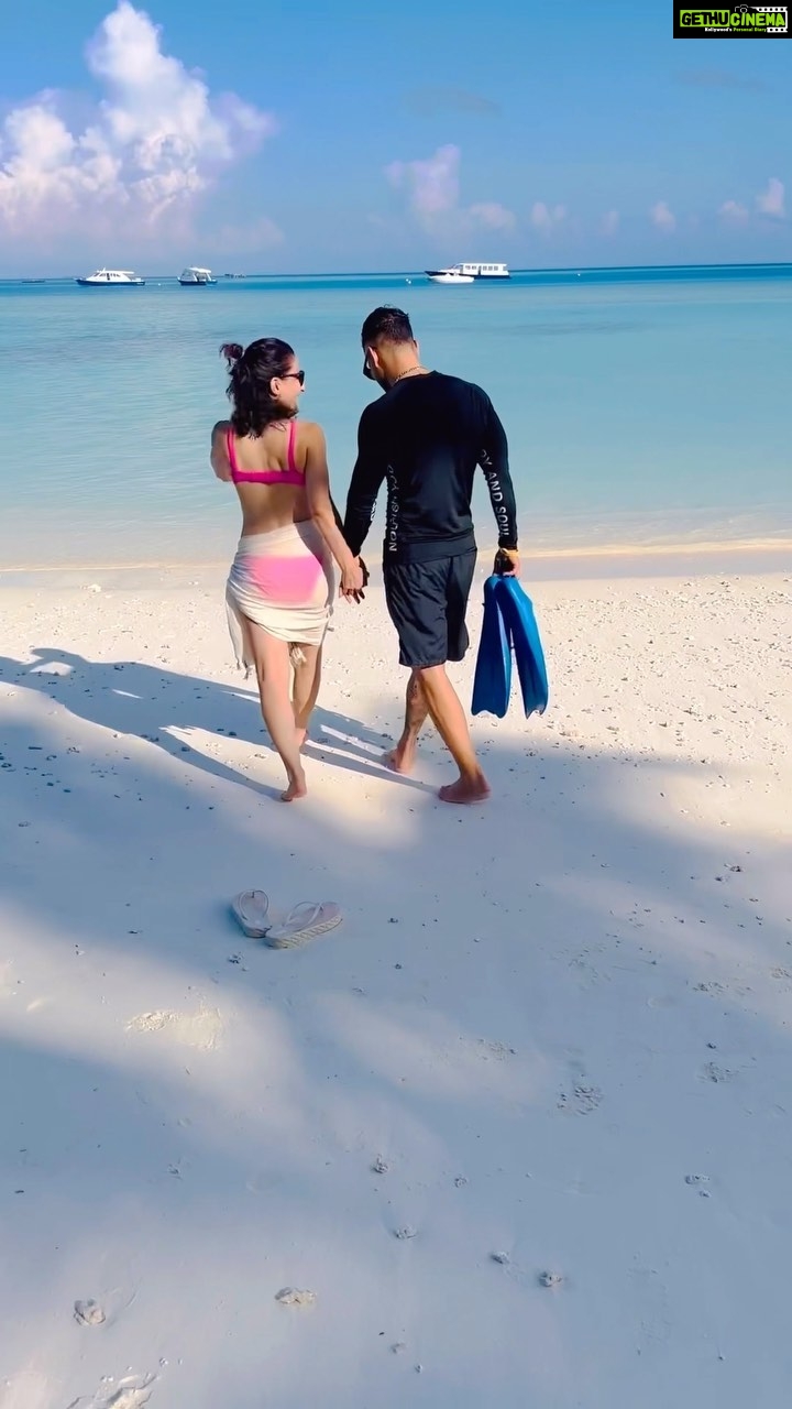 Soha Ali Khan Instagram - You and me and Vitamin 🌊 @kunalkemmu #kandimamaldives #mykindofplace