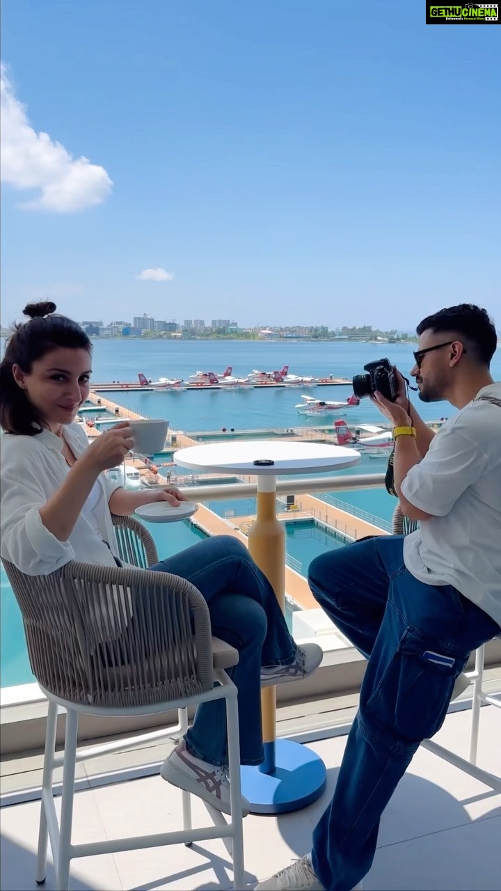 Soha Ali Khan Instagram - Chilling #likeamanta on our way back home with @mantaair @kandima_maldives