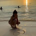 Soha Ali Khan Instagram – Moments like these 😃❤️ @kandima_maldives