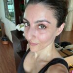 Soha Ali Khan Instagram – A run is the best primer for your make-up! #glowandgrow #nomakeup (except last night’s water resistant eyeliner 😂) #nofilter