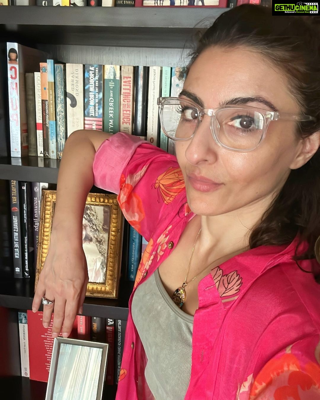 Soha Ali Khan Instagram - What’s your favourite non-fiction book? I don’t own all of mine but here are the seven I could reach on my bookshelf! 25 pages of reading a day helps to fight stress, relax your mind, increase your self-esteem and improve your sleep!#books #bookstagram #reading #booked