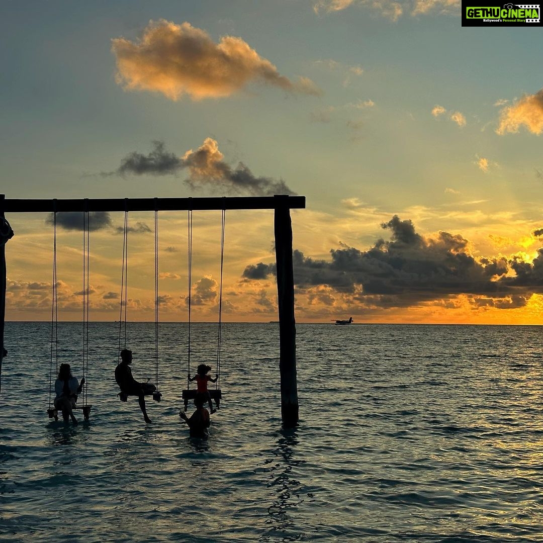 Soha Ali Khan Instagram - The sky broke like an egg into full sunset, and the water caught fire - Pamela Hansford Johnson. #sunset